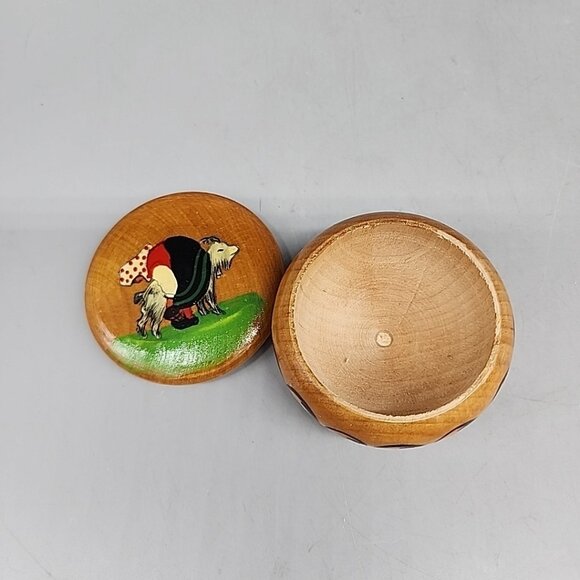 Vintage Hand Crafted 1.5x2.5" Round Wood Norwegian Trinket Jewelry Box Milk Goat - Picture 4 of 6